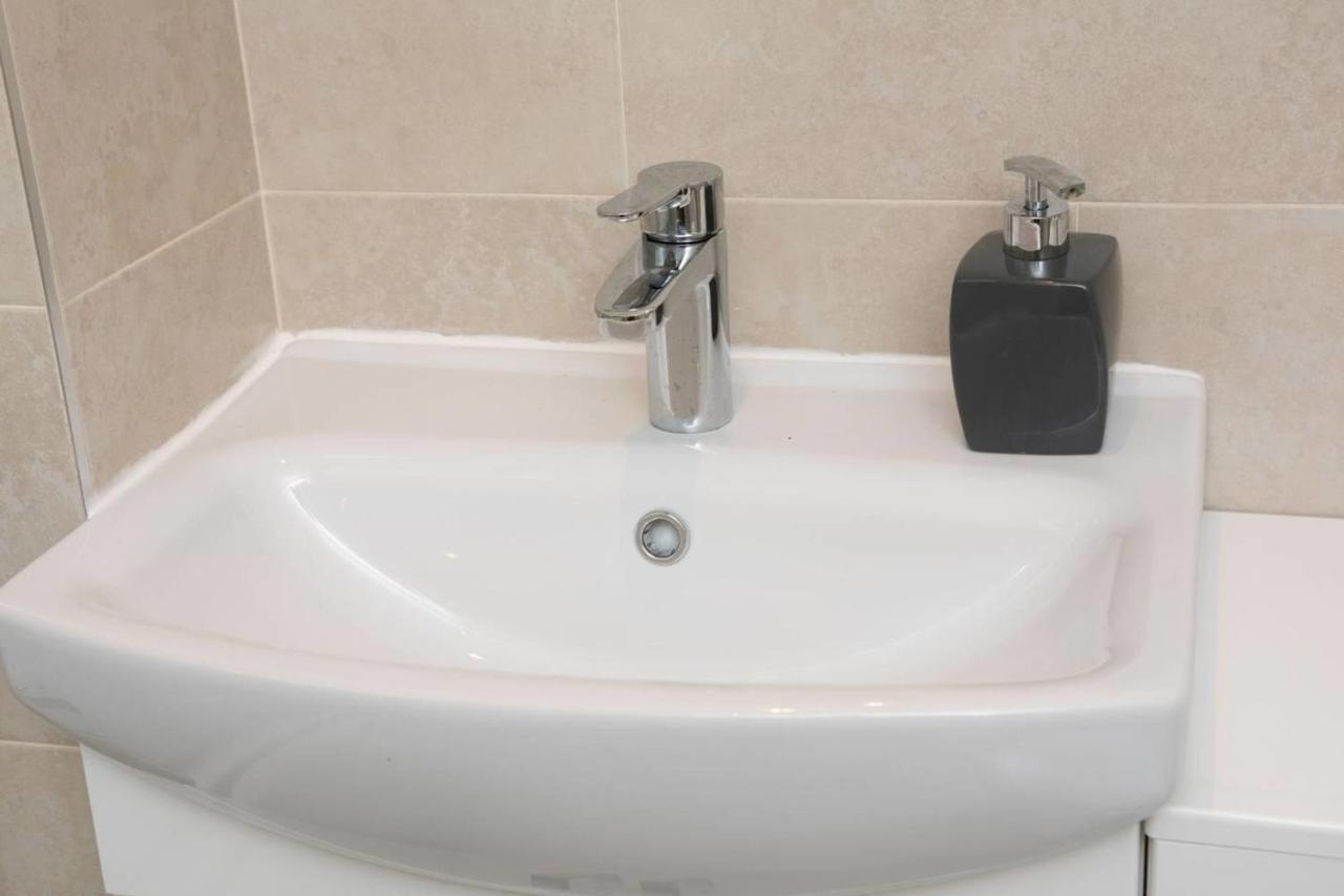Guestready - Top Floor Apt 2Min Walk To O2 Apollo Manchester Eksteriør billede